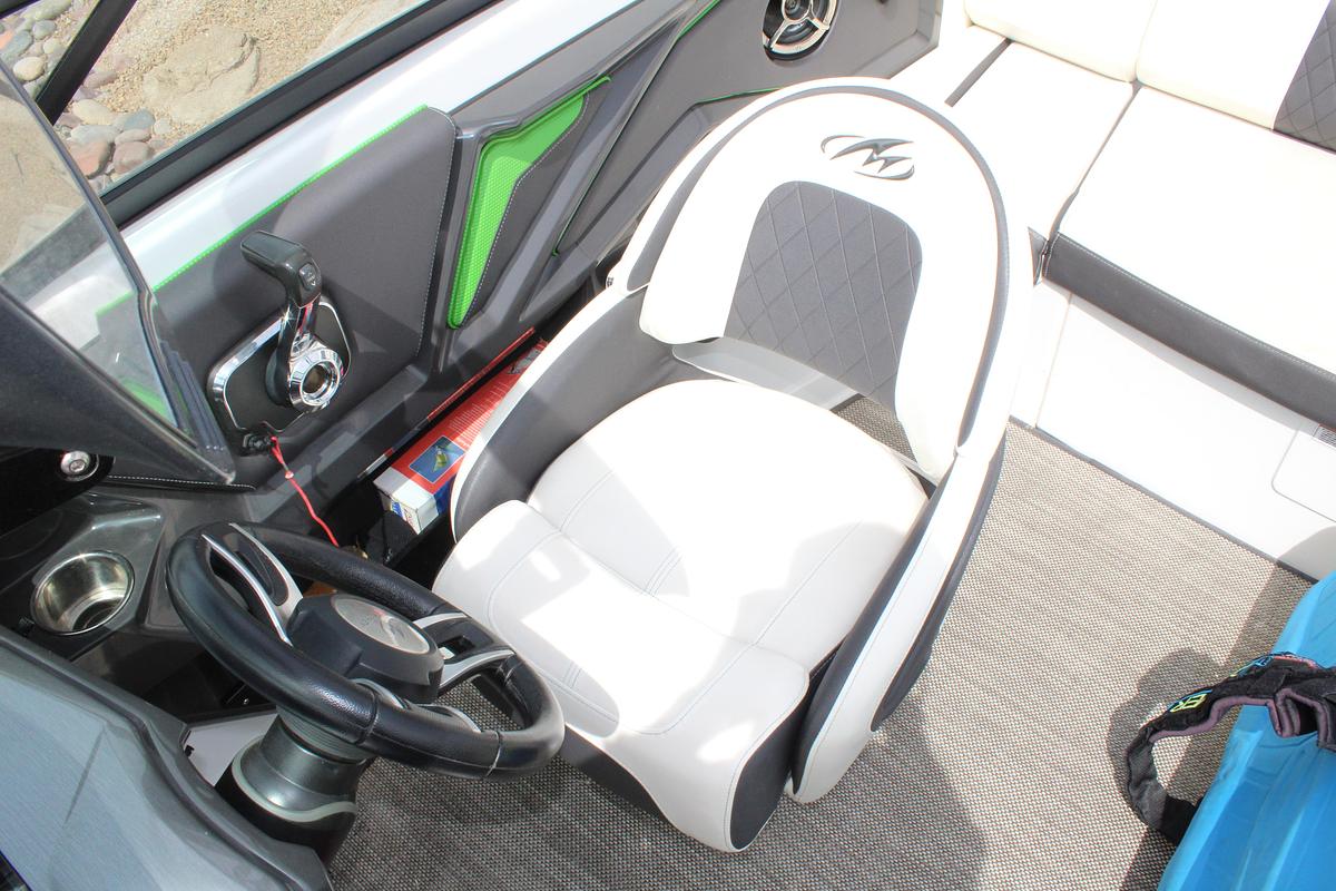 Used 2018 Monterey 218SS Surf