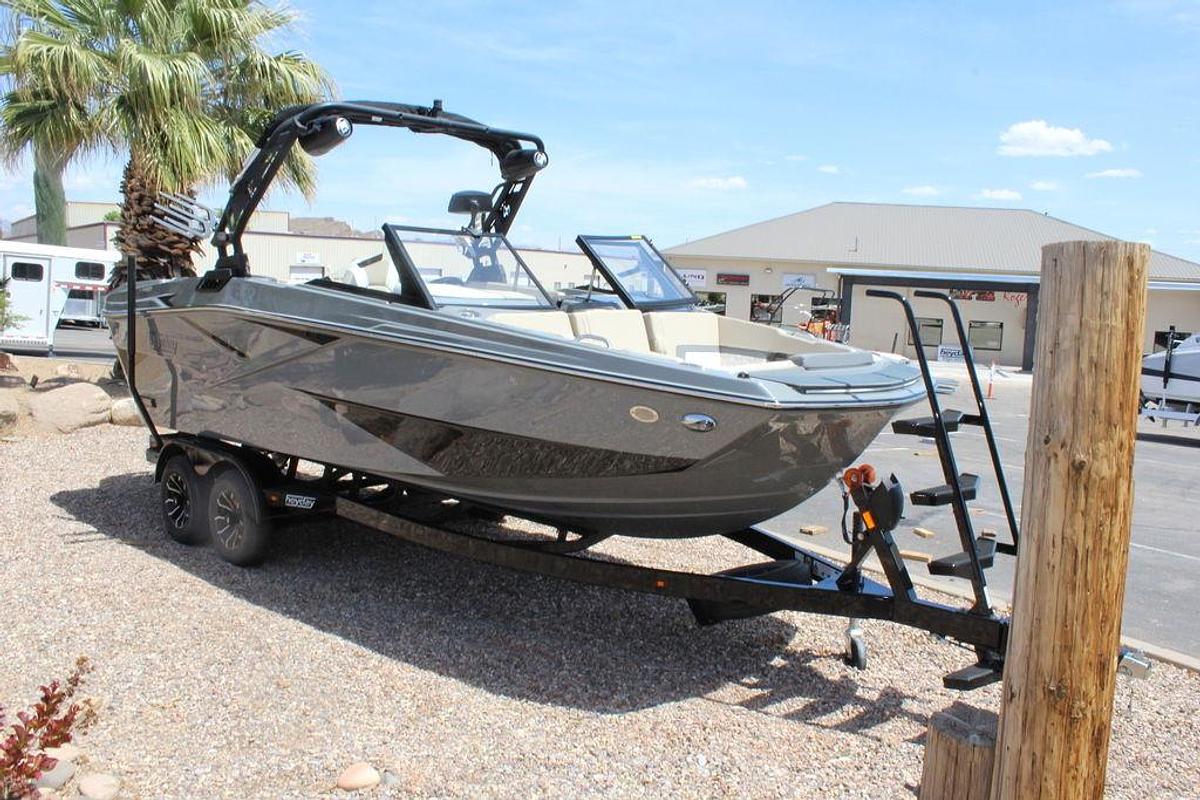 2025 Heyday Wake Boats H22
