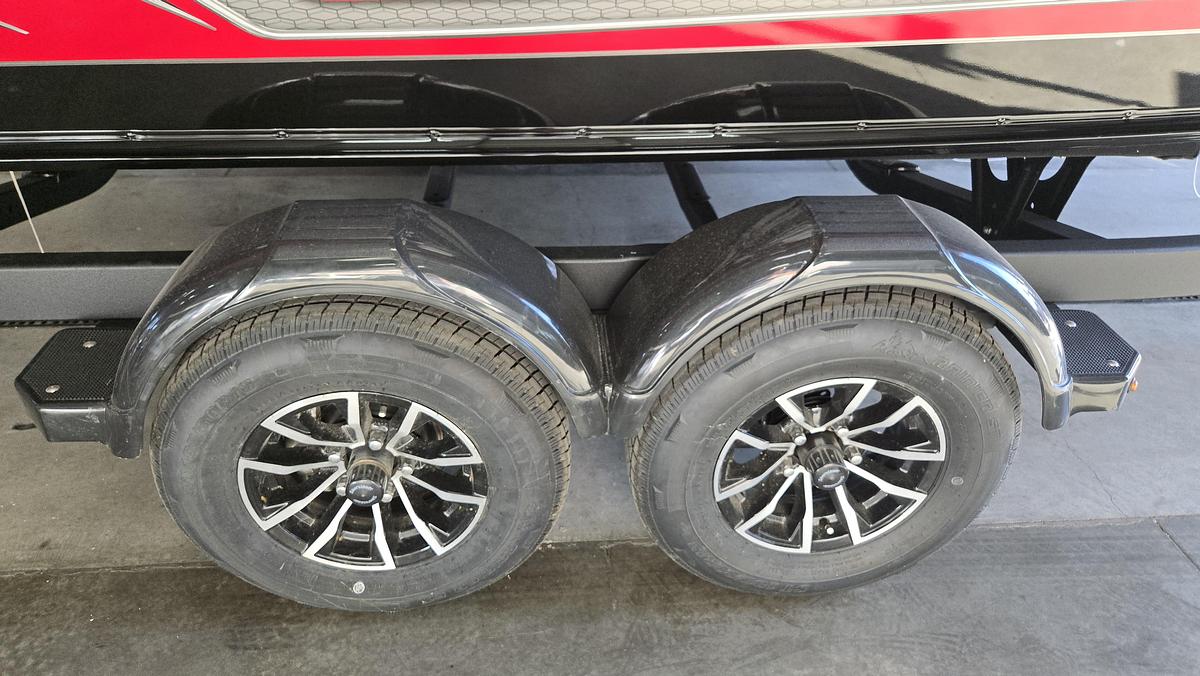 2026 Lund 1875 Impact XS Sport