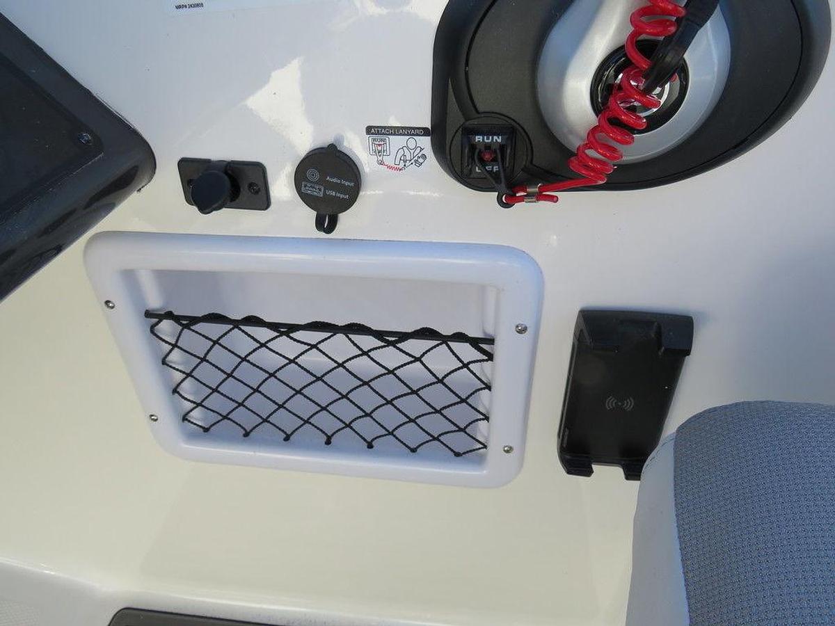 2025 Bayliner VR5 Bowrider