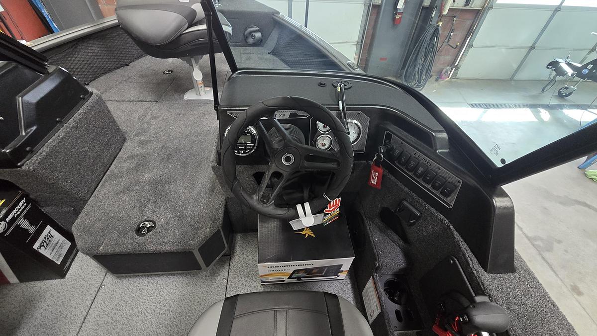 2026 Lund 1775 Impact XS Sport