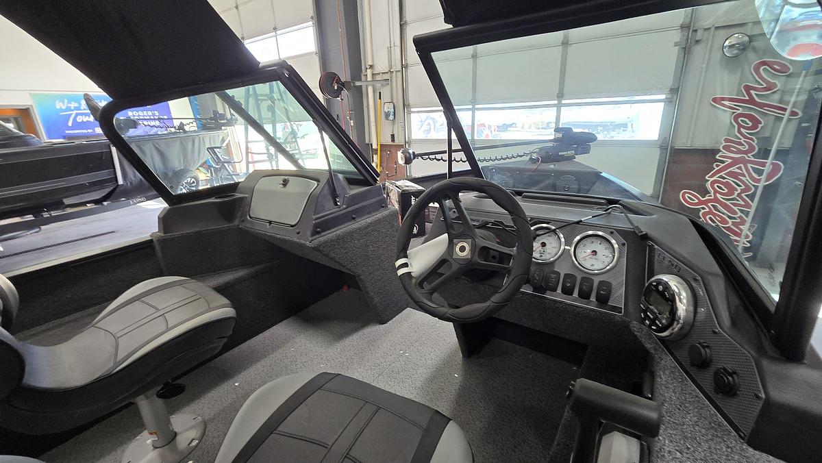 2024 Lund 1650 Angler Sport