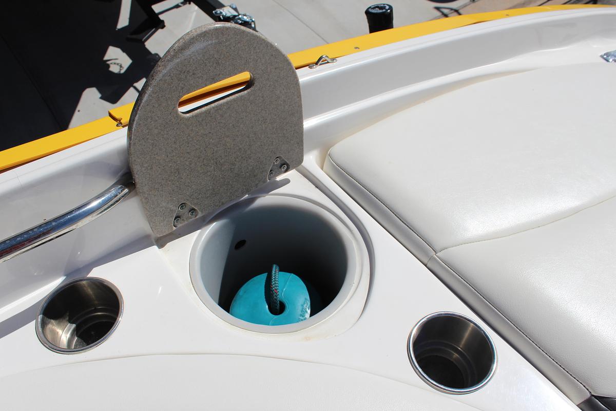 Used 2008 Rinker 246 Captiva