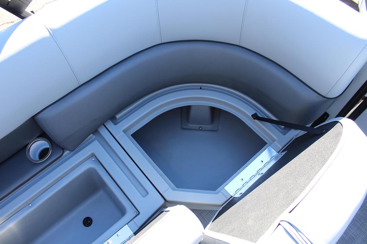 2026 Bentley Pontoons Legacy 220 Swingback