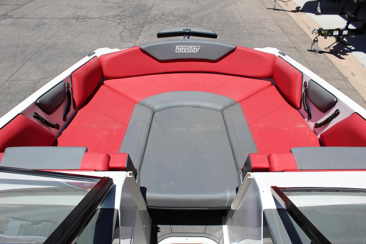 Used 2020 Heyday Wake Boats WTSURF