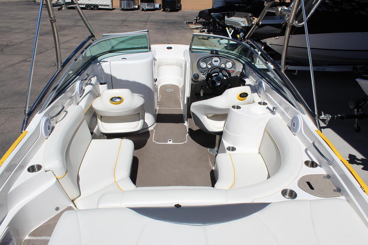 Used 2008 Rinker 246 Captiva