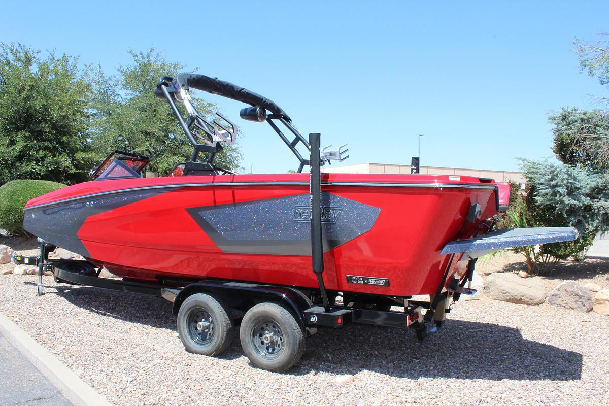 2025 Heyday Wake Boats WTSURF