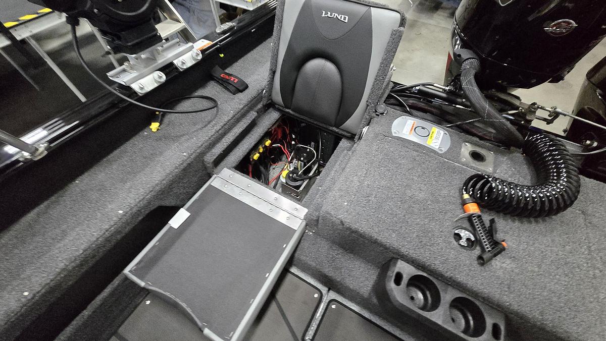 2025 Lund 2075 Impact XS Sport