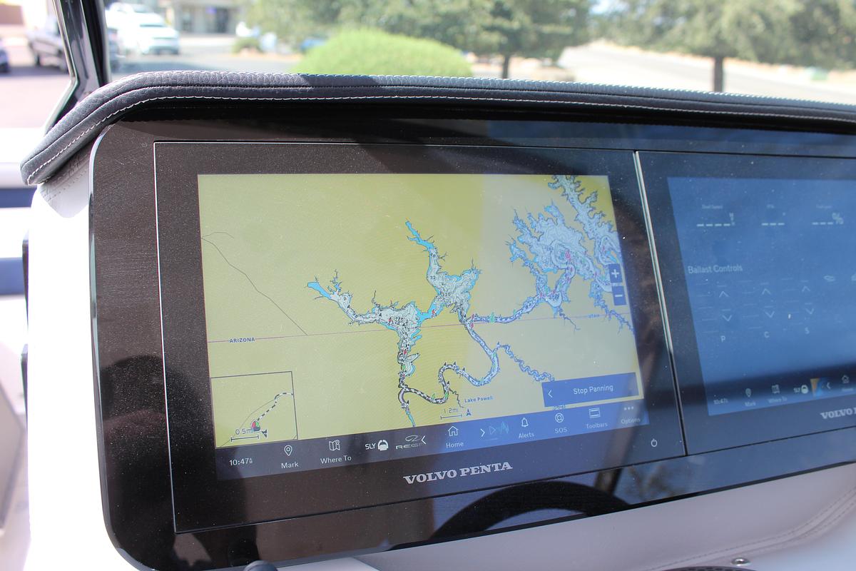 2026 Regal LS9 Surf Ultimate (Dealer Demo)