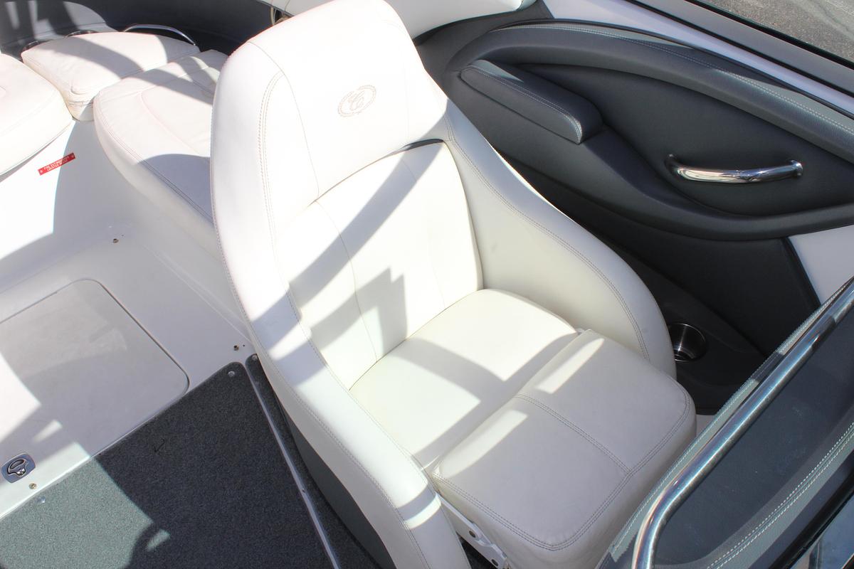 Used 2007 Cobalt 222 BR