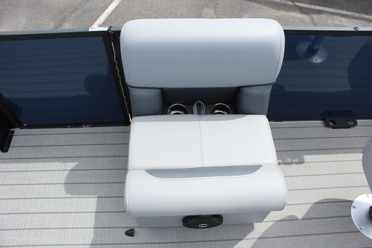 2026 Bentley Pontoons 243 Center Walk Thru Fish Tripple Toon