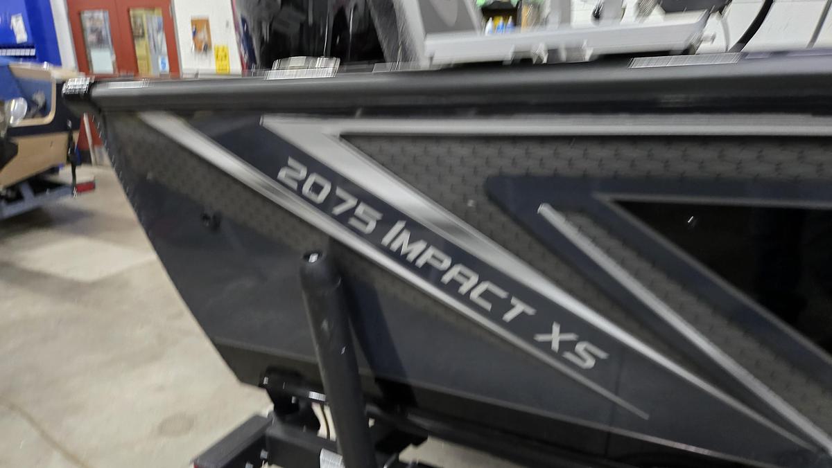 2025 Lund 2075 Impact XS Sport