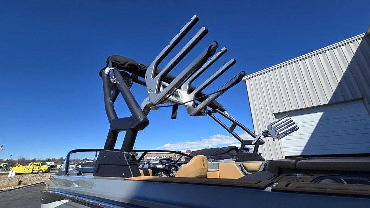 2025 Heyday Wake Boats WTSURF