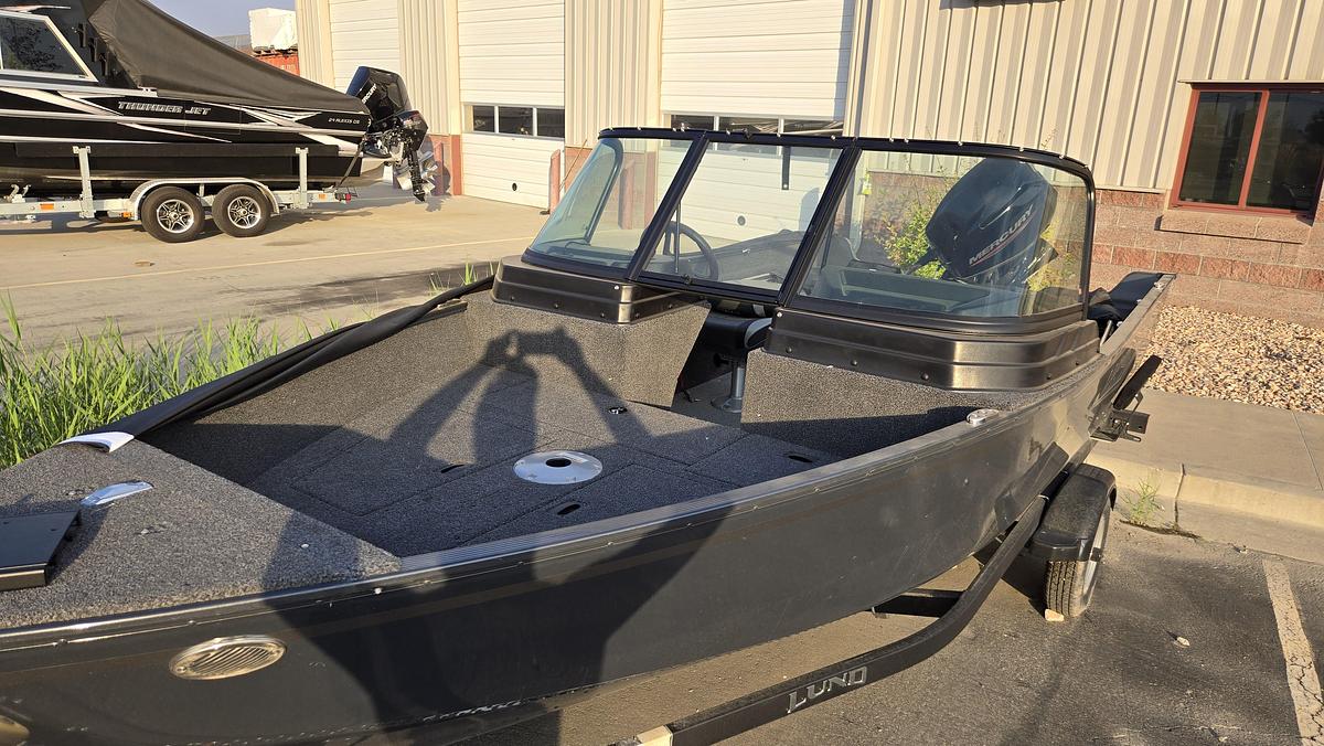 2024 Lund 1650 Angler Sport