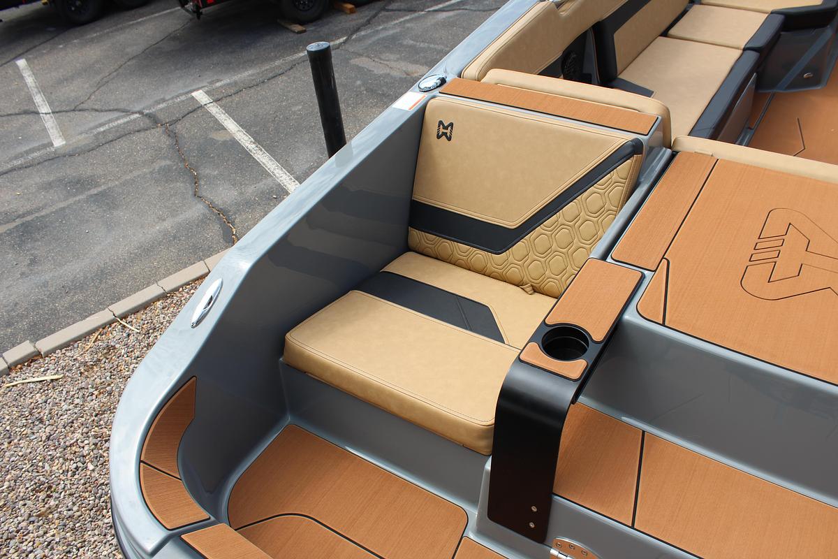 2027 Heyday Wake Boats H22