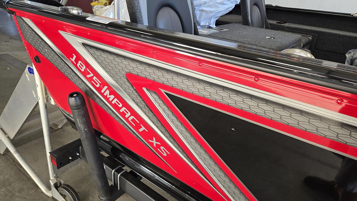 2026 Lund 1875 Impact XS Sport