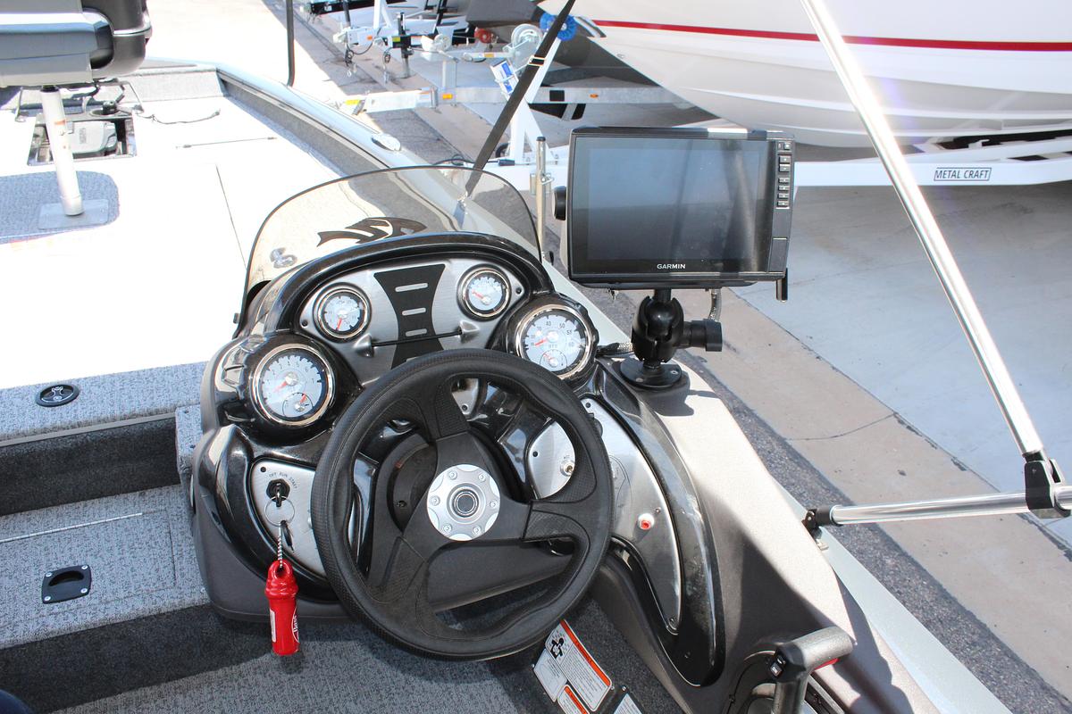 Used 2020  Tracker PRO TEAM 190 TX