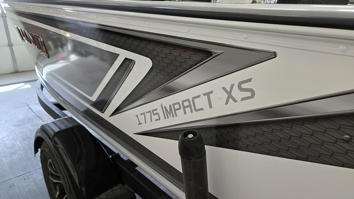 2026 Lund 1775 Impact XS Sport