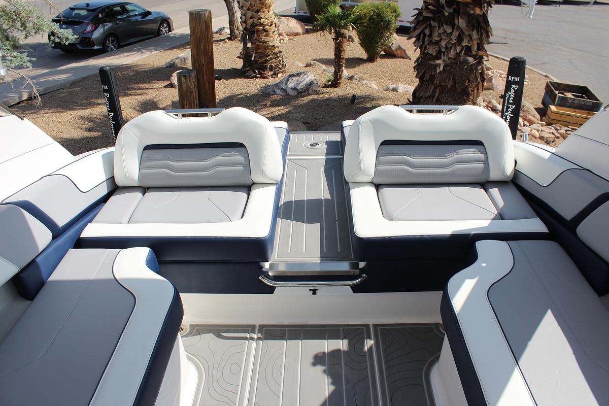 2026 Regal LS9 Surf Ultimate (Dealer Demo)