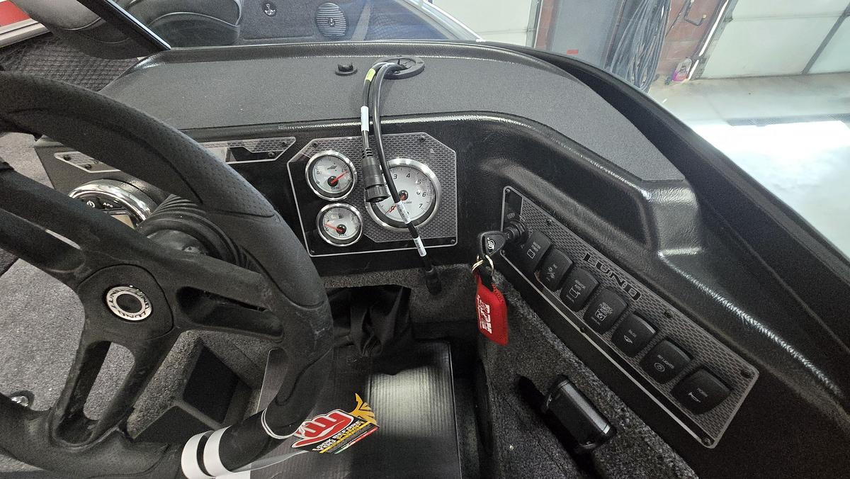 2026 Lund 1775 Impact XS Sport