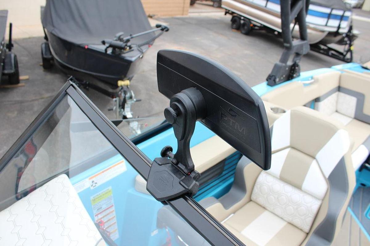 2025 Heyday Wake Boats H22