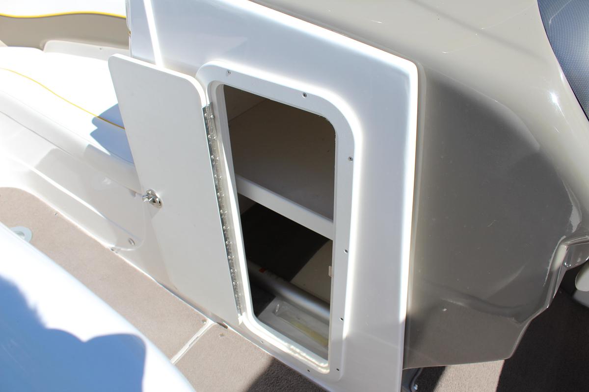 Used 2008 Rinker 246 Captiva