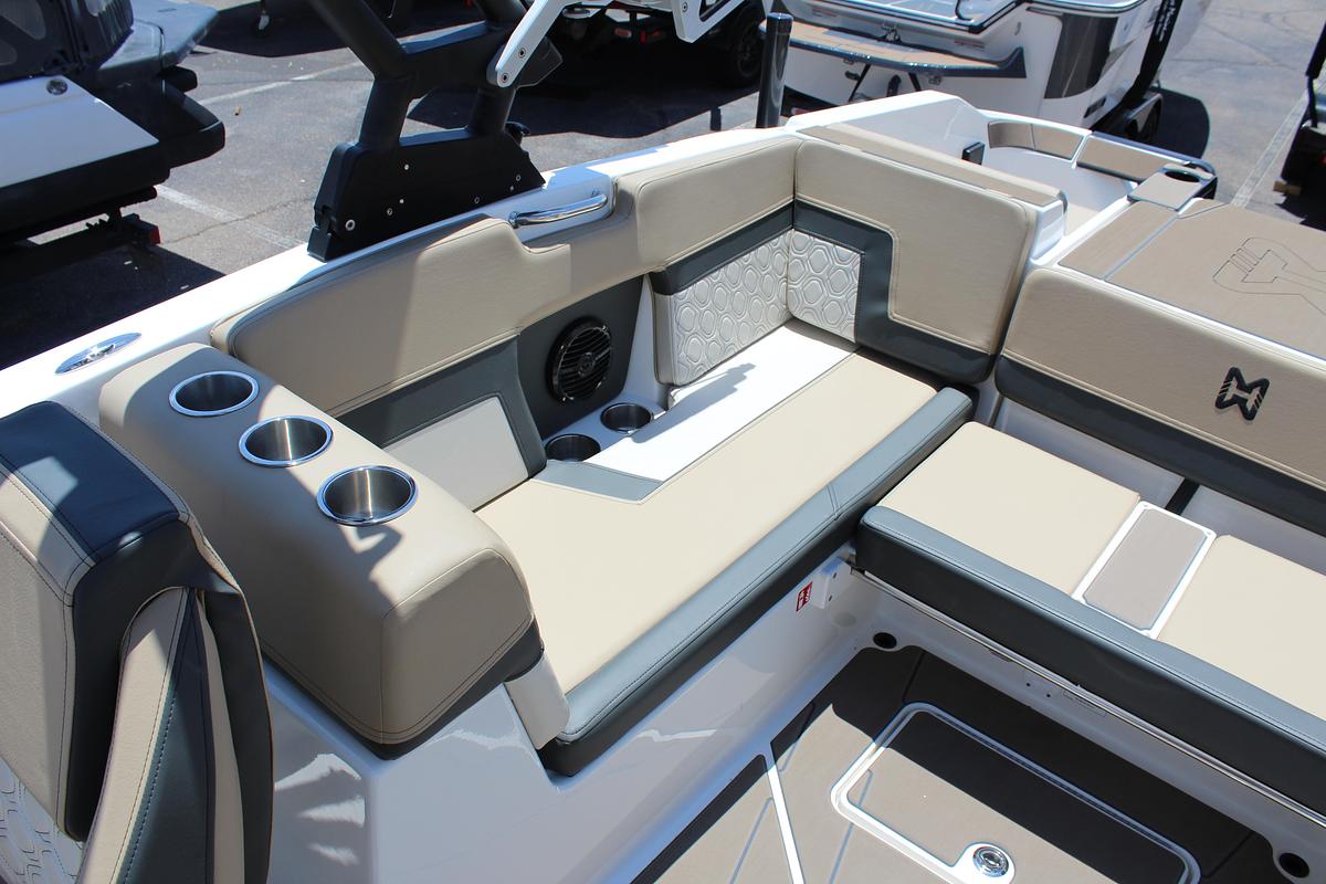 2027 Heyday Wake Boats H22
