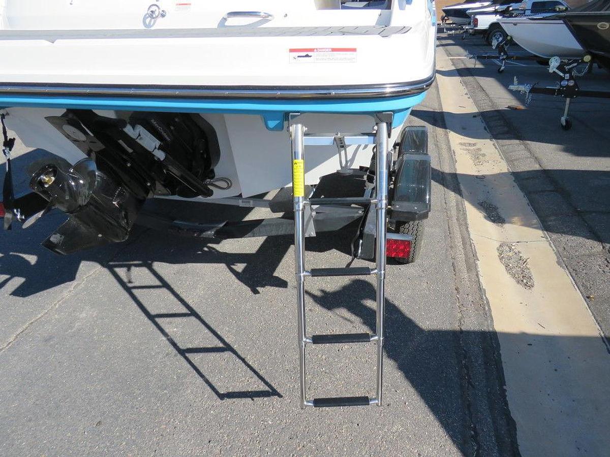 2025 Bayliner VR5 Bowrider