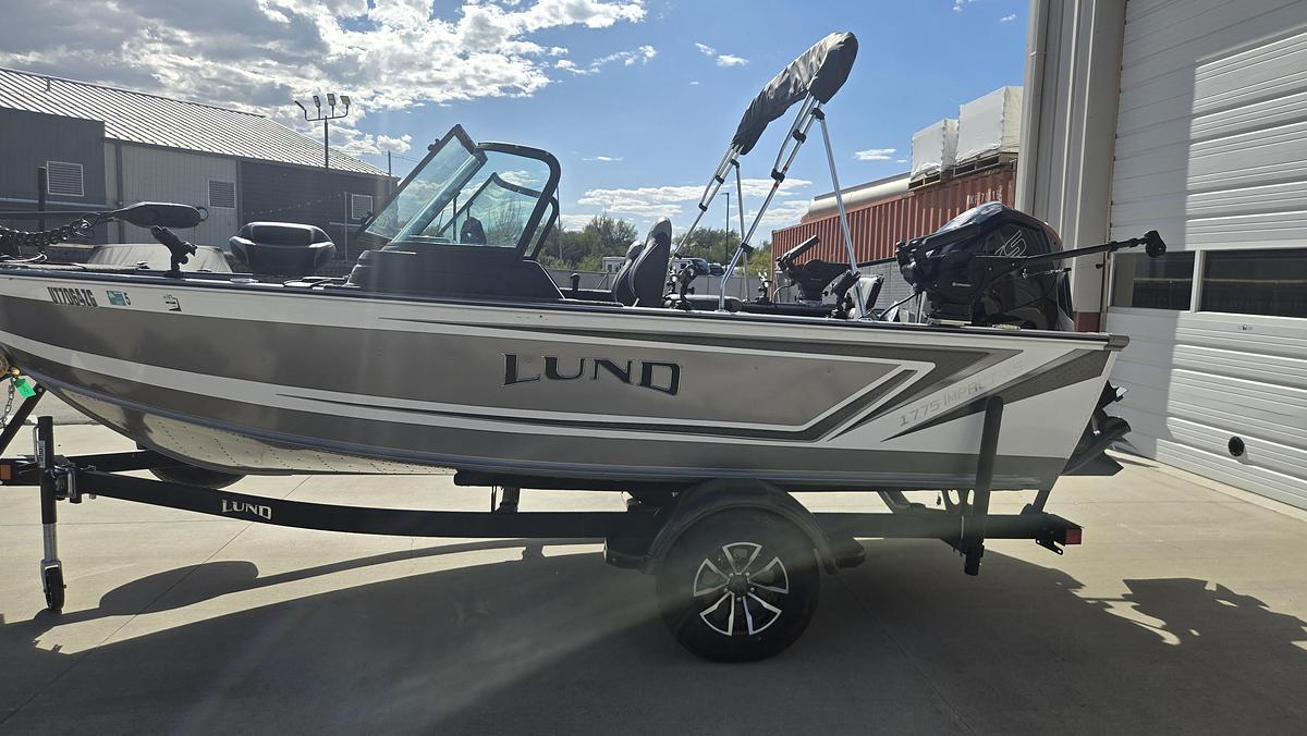 Used 2025 Lund 1775 Impact XS Sport