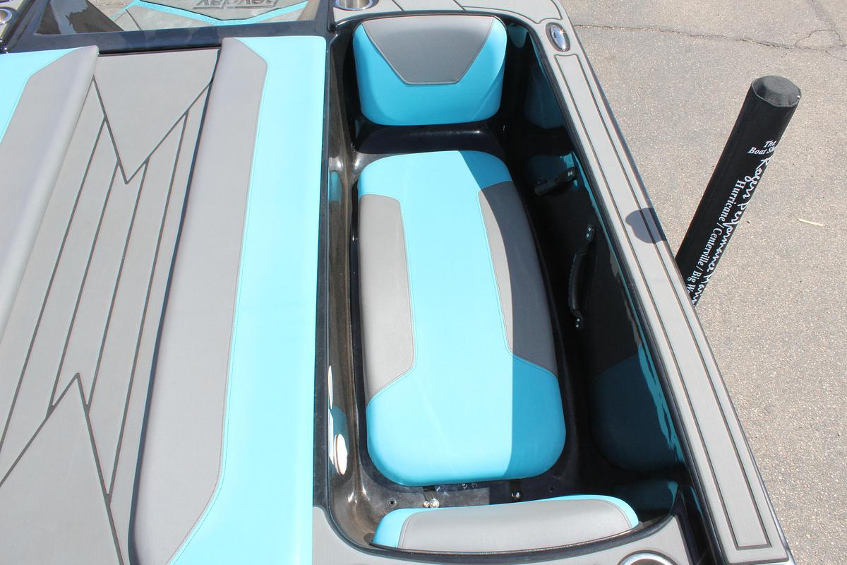 Used 2020 Heyday Wake Boats WTSURF