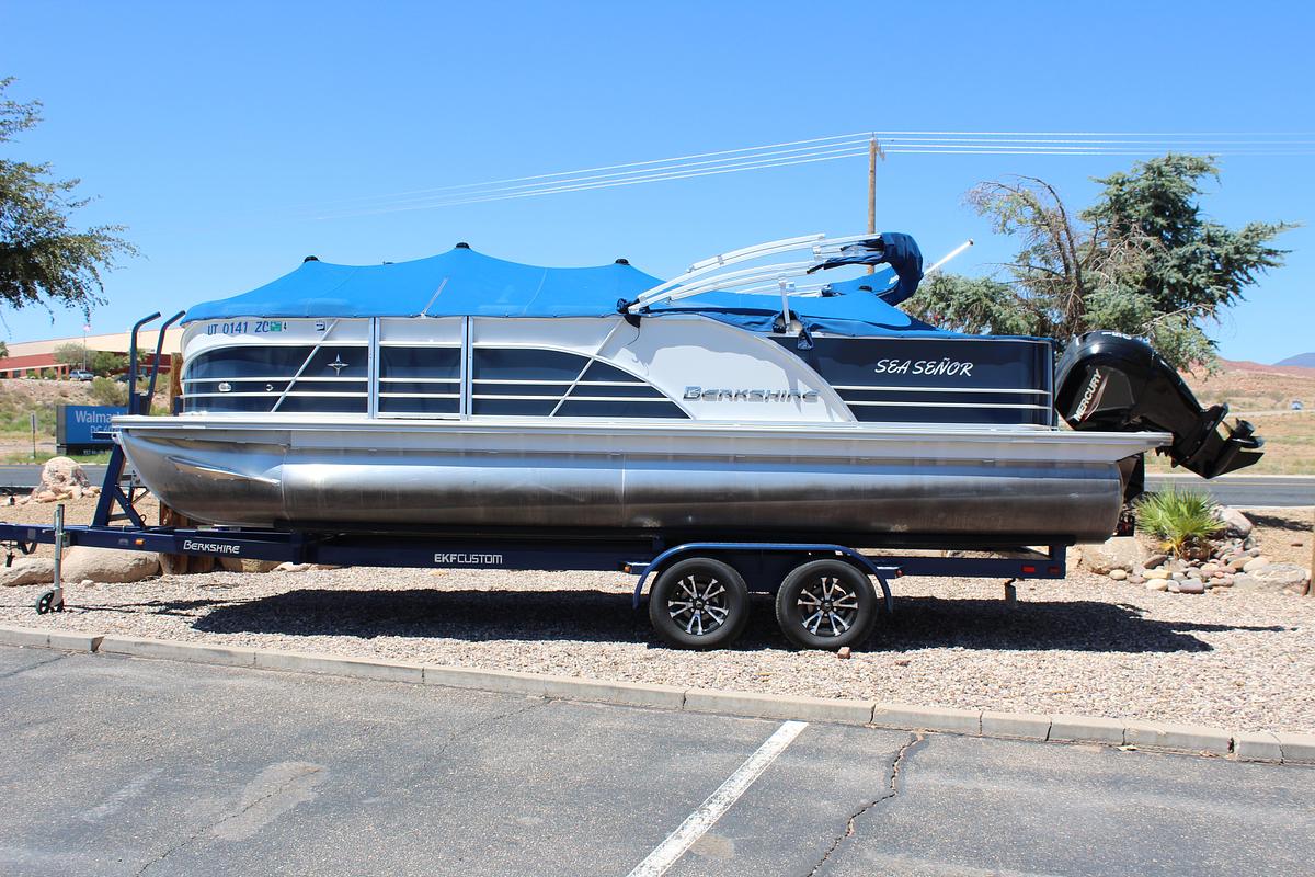 Used 2020 Berkshire 25 STS RearFish Tritoon