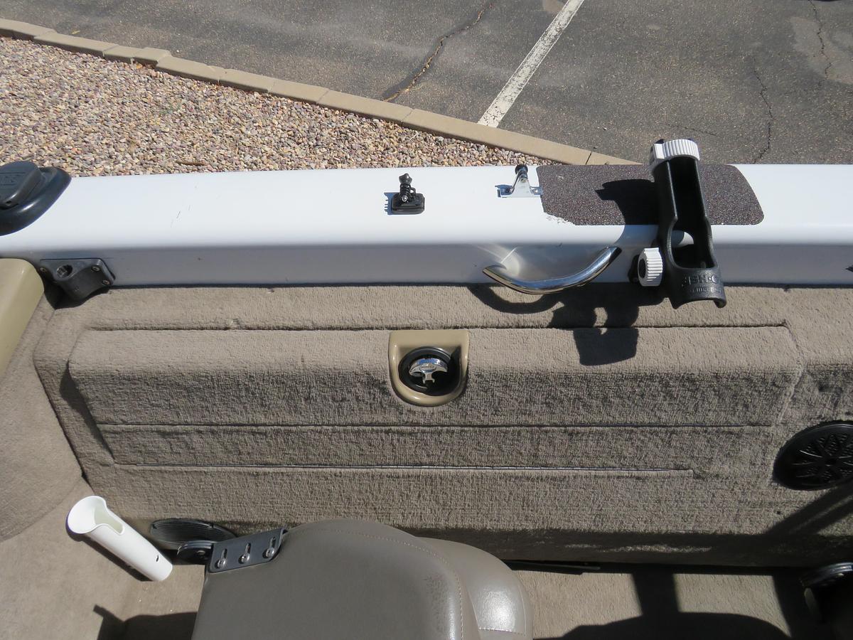 Used 2002 Tracker Tundra 18