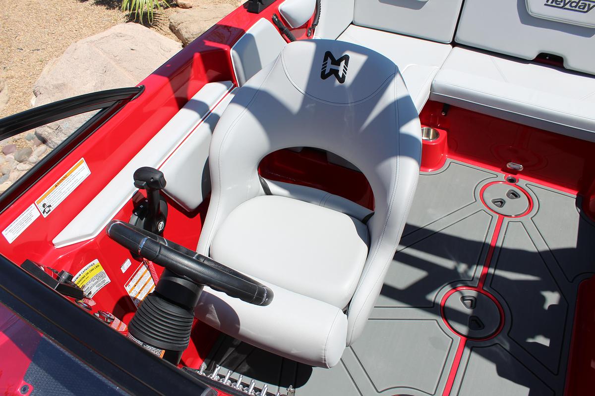 2025 Heyday Wake Boats WTSURF