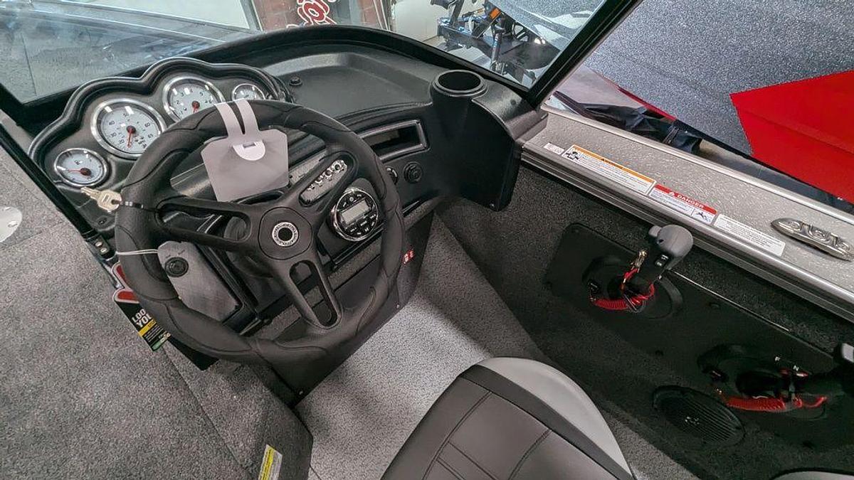 2025 Lund 1875 Fisherman Sport