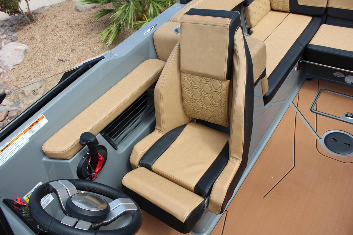 2027 Heyday Wake Boats H22