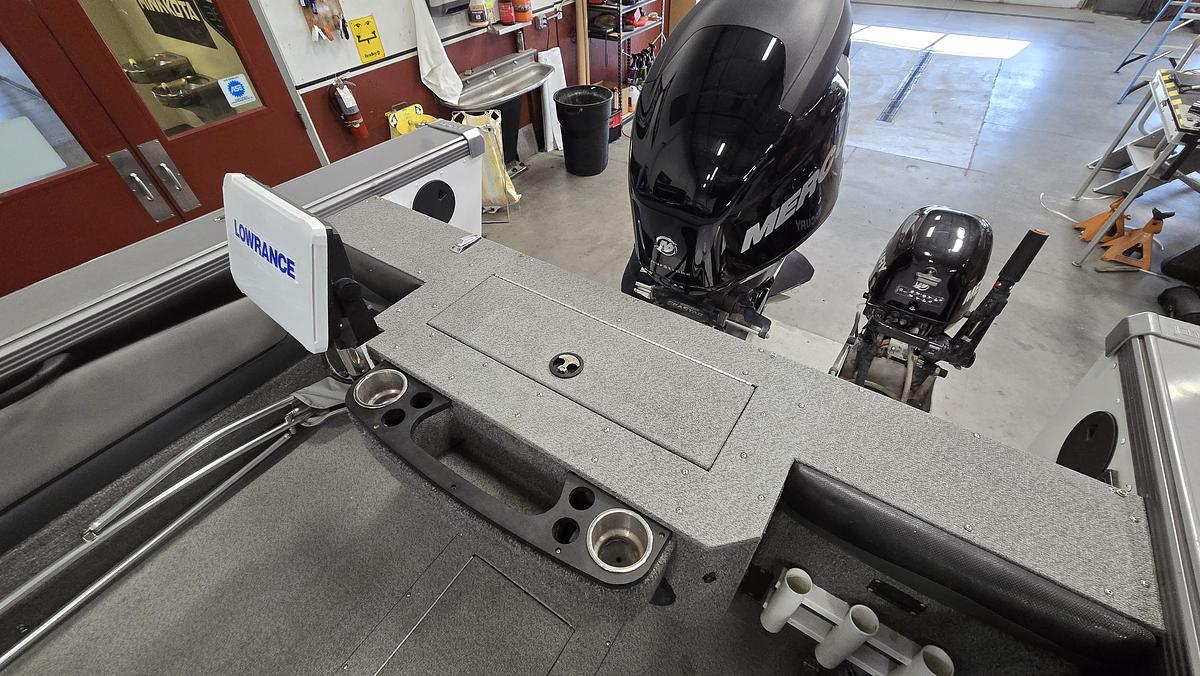 Used 2016 Lund 2075 Tyee Magnum