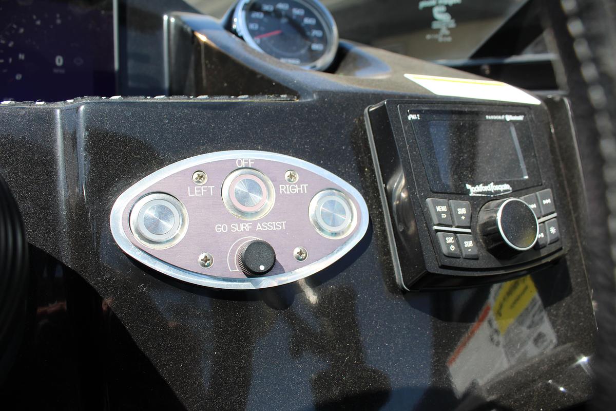 Used 2020 Heyday Wake Boats WTSURF