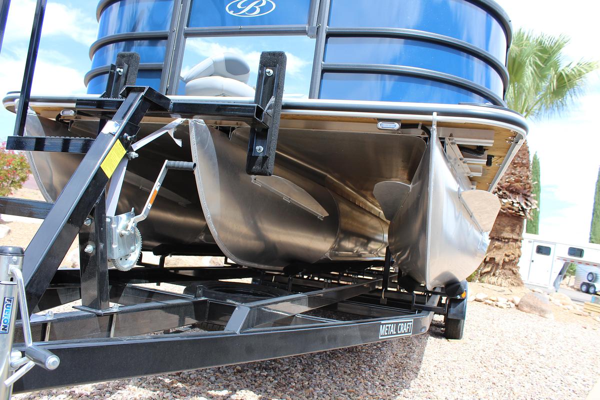 2026 Bentley Pontoons 243 Center Walk Thru Fish Tripple Toon