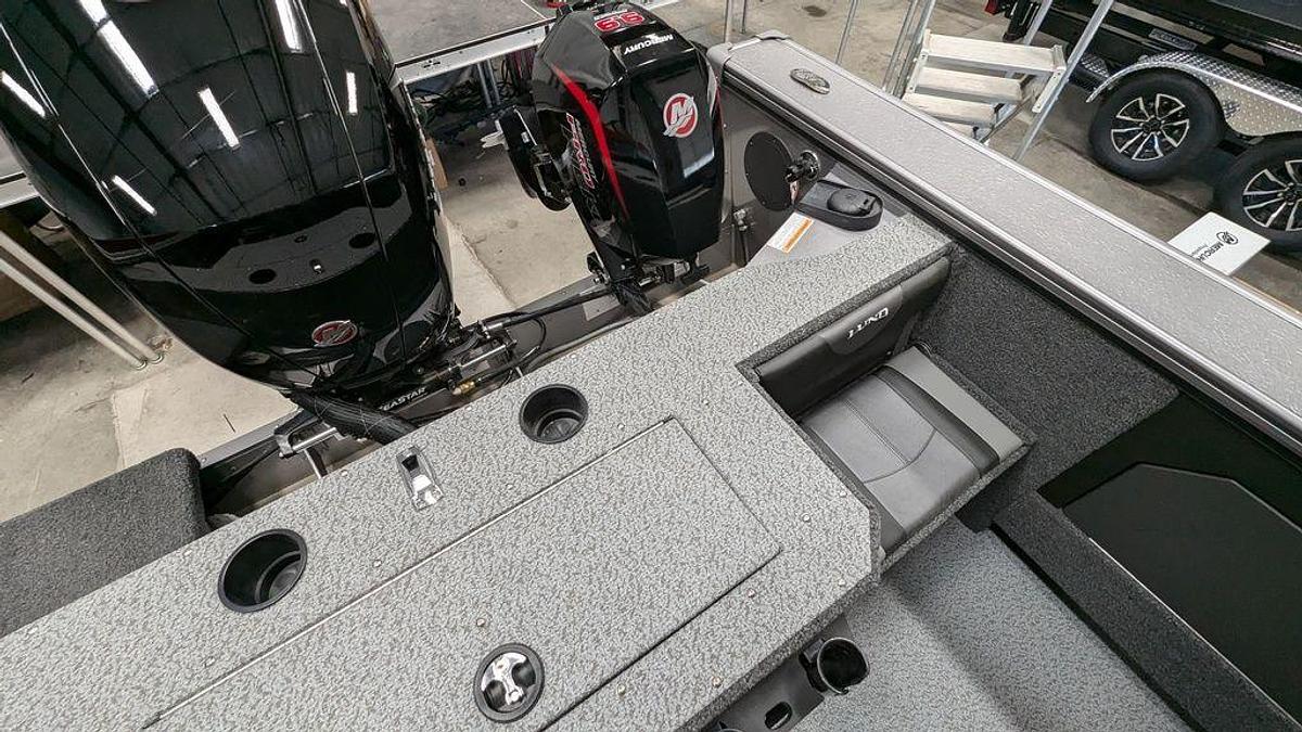 2025 Lund 1875 Fisherman Sport