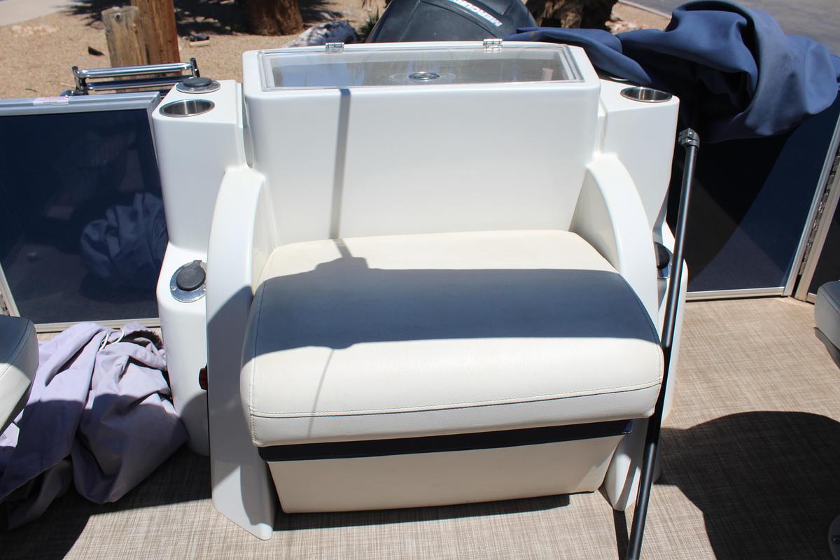 Used 2020 Berkshire 25 STS RearFish Tritoon