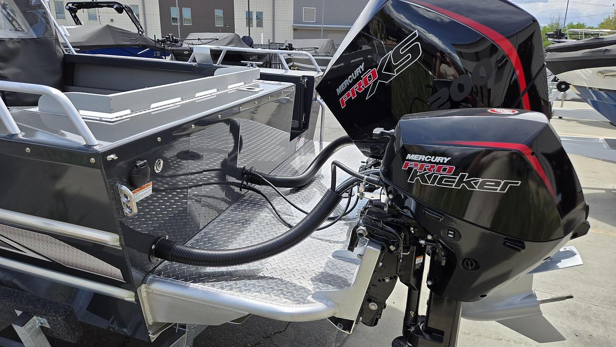 2026 Thunder Jet 210 Luxor Pro
