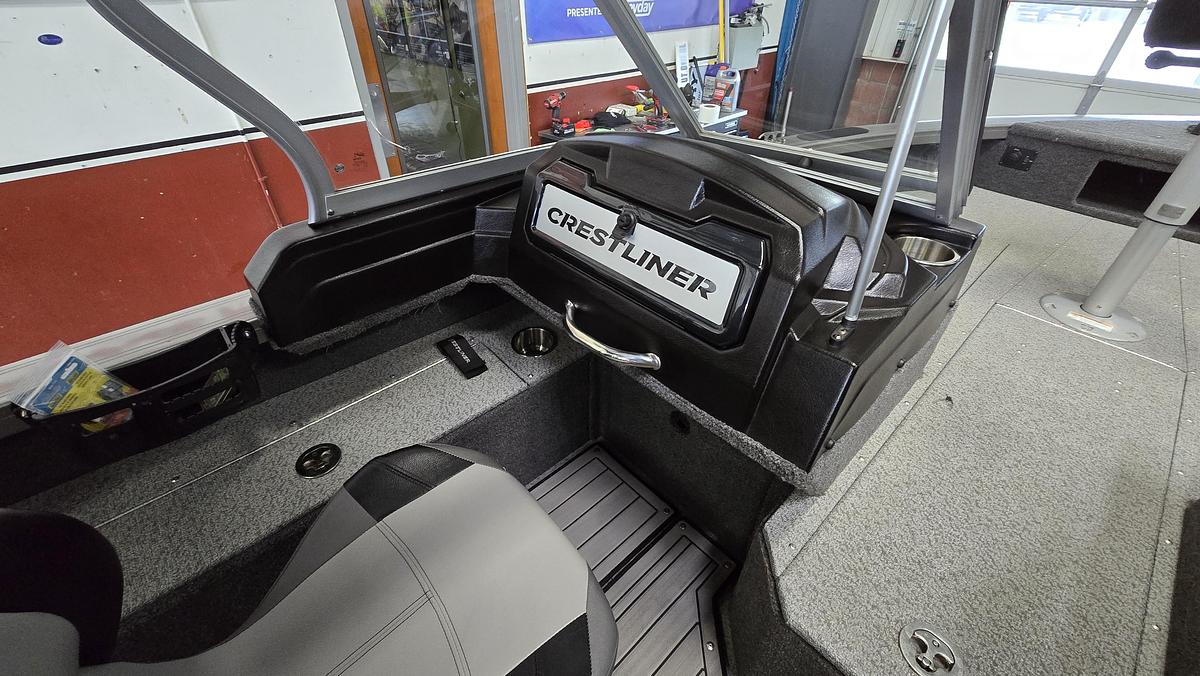 Used 2023 Crestliner 1750 Fish Hawk Platinum Edition