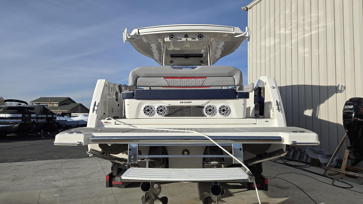 Regal 38 Surf (2026 Utah Boat Show Display Boat)