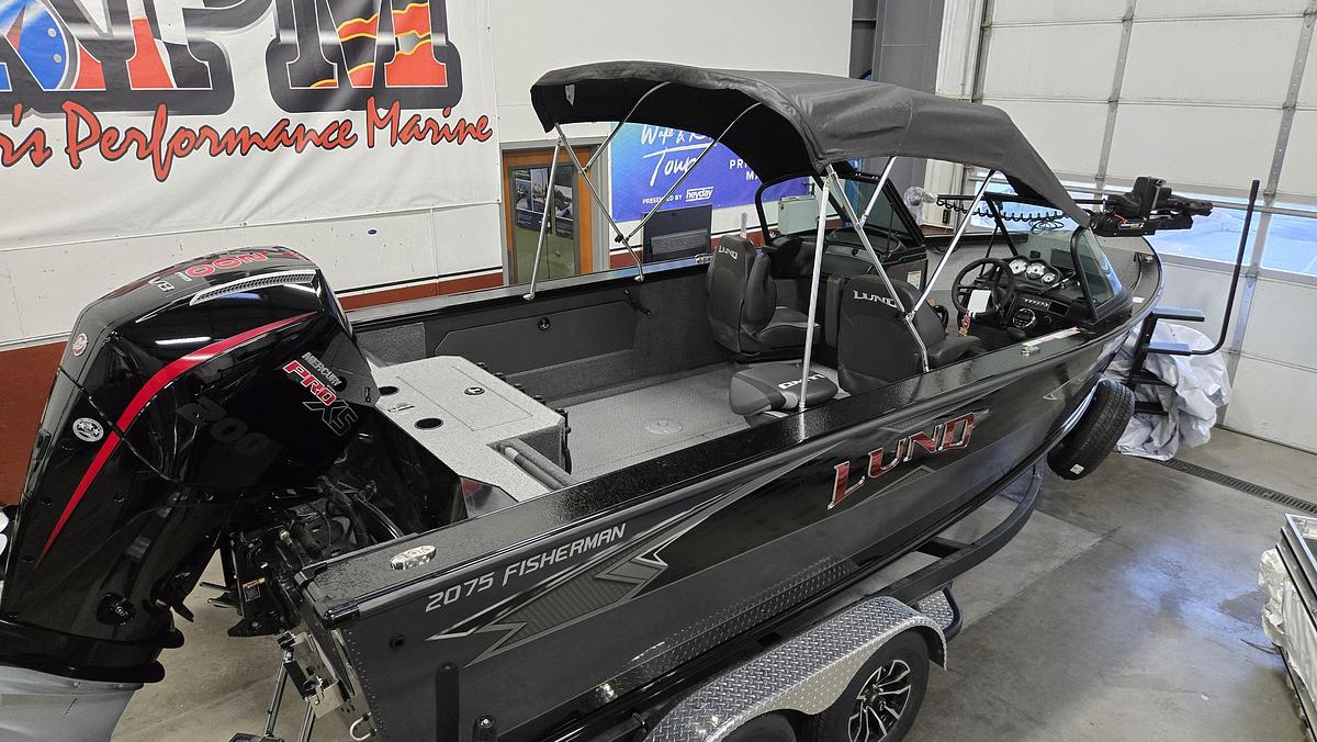 2026 Lund 2075 Fisherman