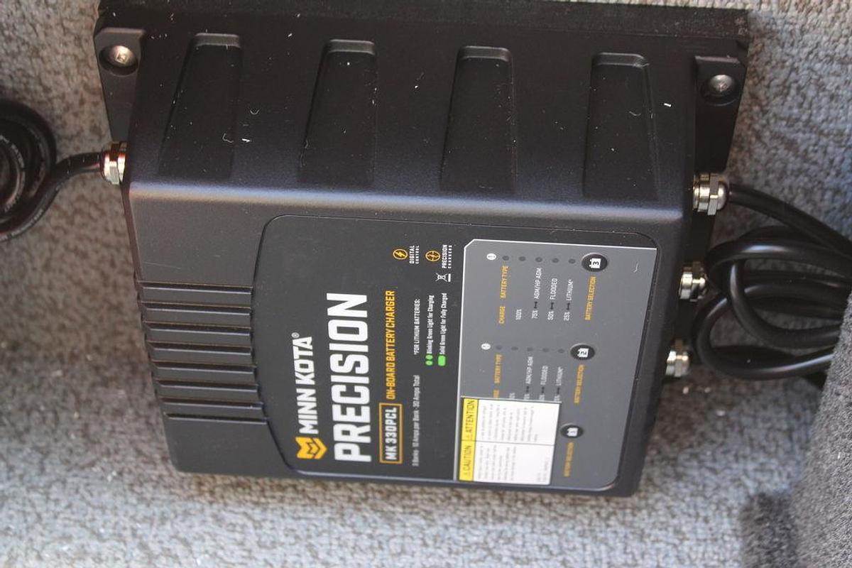 2025 Lund 1875 Impact XS Sport