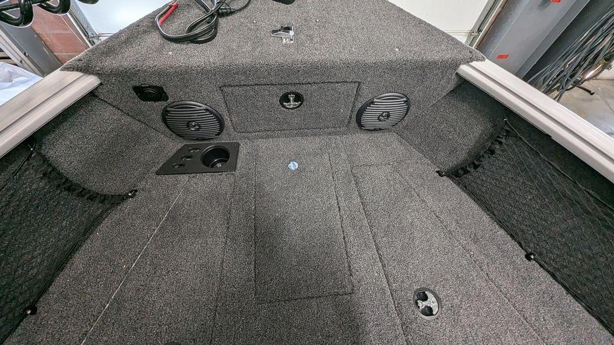 2025 Lund 1875 Impact XS Sport