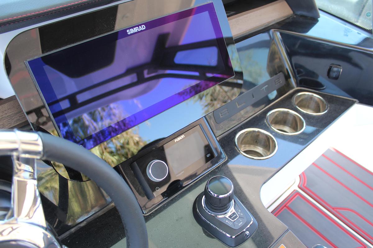 2025 Monterey Elite 30 OB