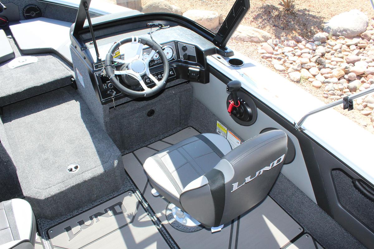 Used 2026 Lund 1875 Crossover XS Sport