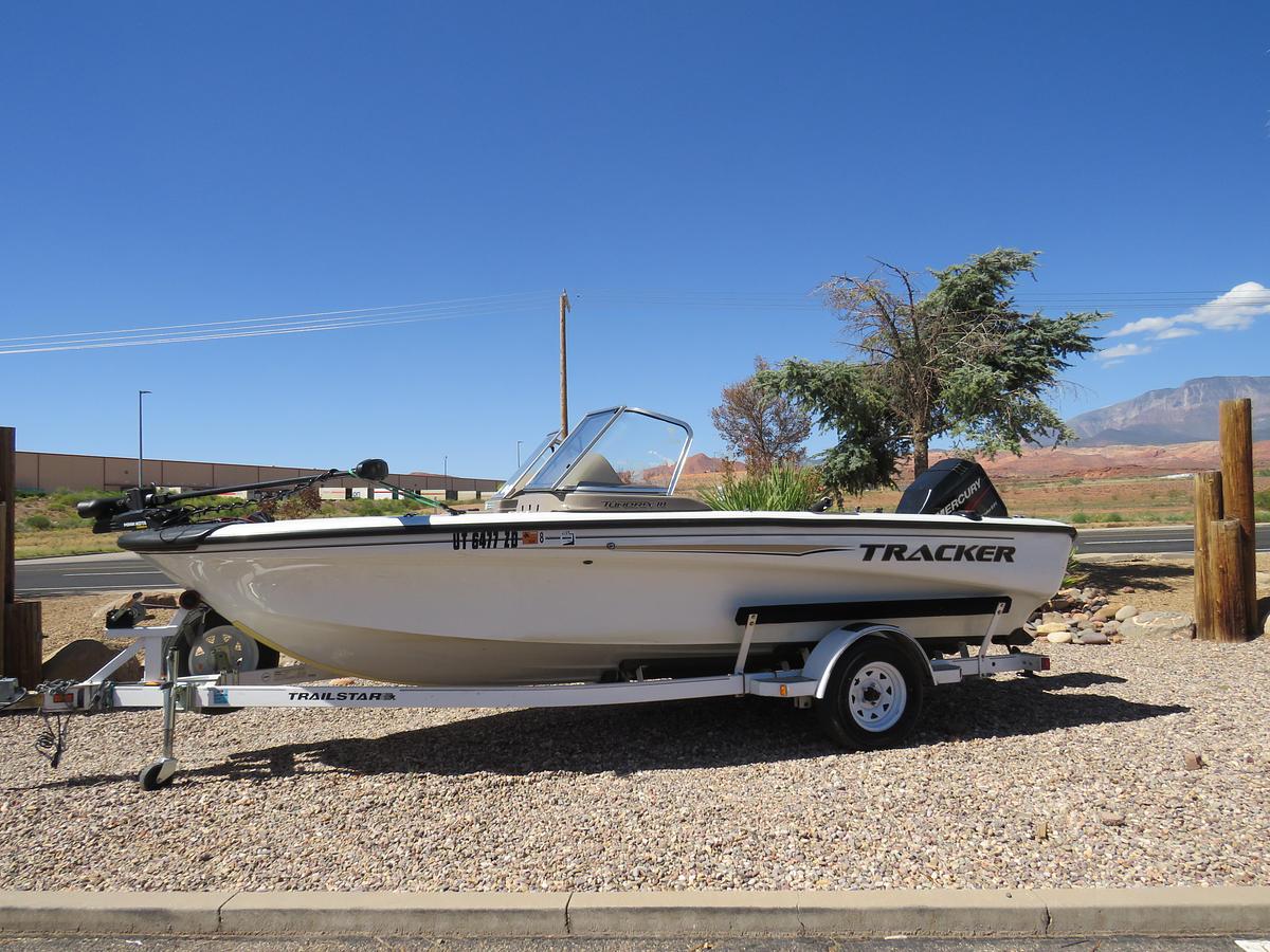 Used 2002 Tracker Tundra 18