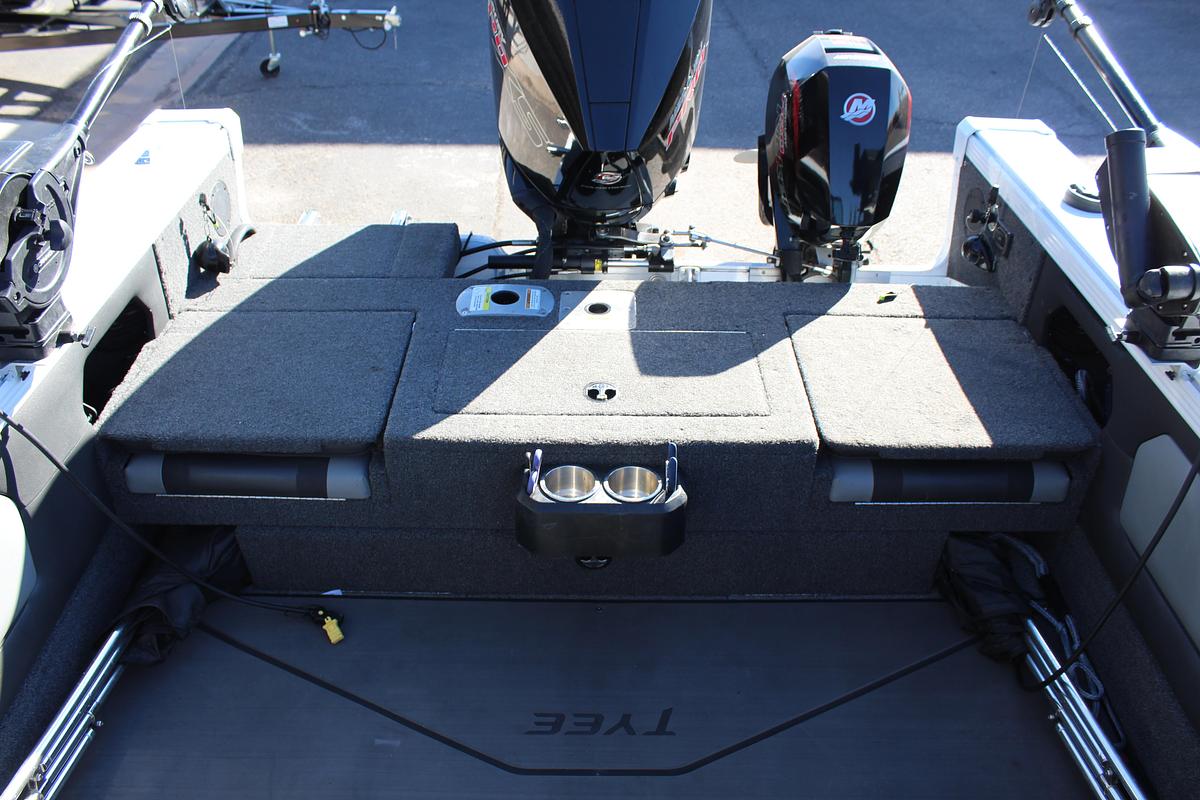 Used 2022 Lund 1975 Tyee Sport